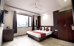 Hotel The Paradise In - Near Karol Bagh Metro Station